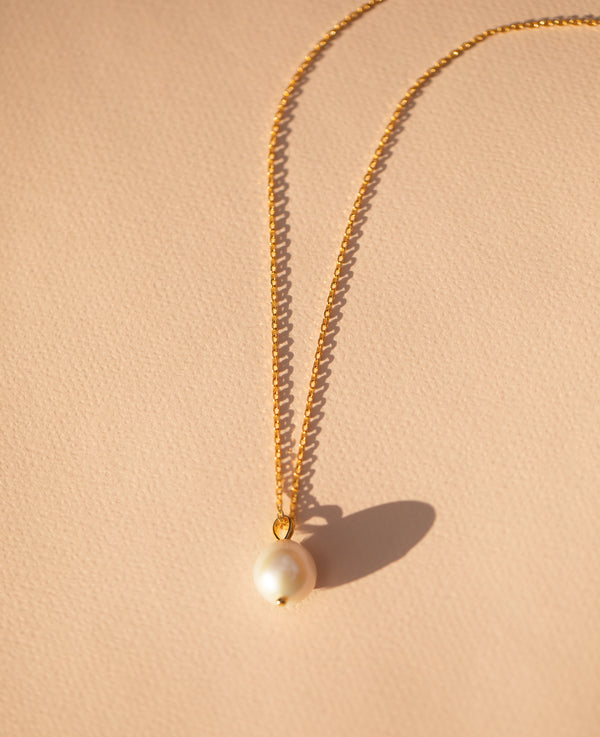 Single Large Pearl Necklace