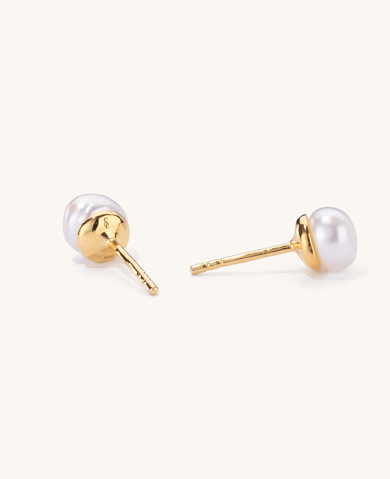 Mini Small Pearl Studs Golf vermeil Side and Back Angle on whit background