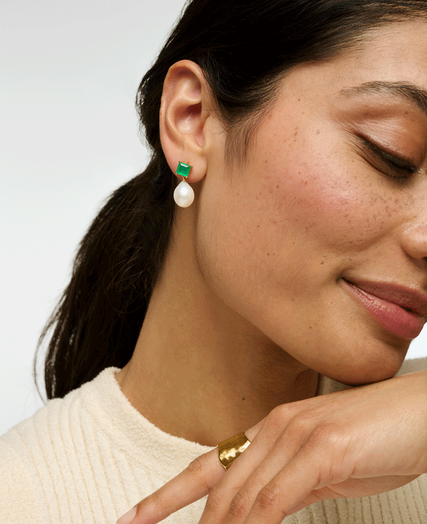 Green onyx and Pearl Drop Earrings