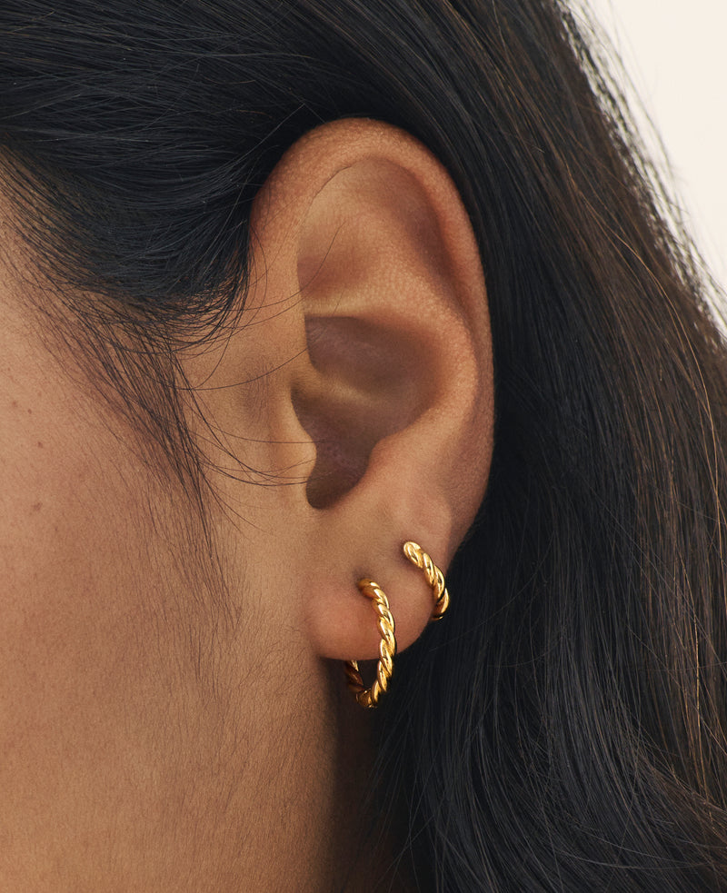 *AVAILABLE FOR PRE-ORDER* Medium Twist Hoops Gold