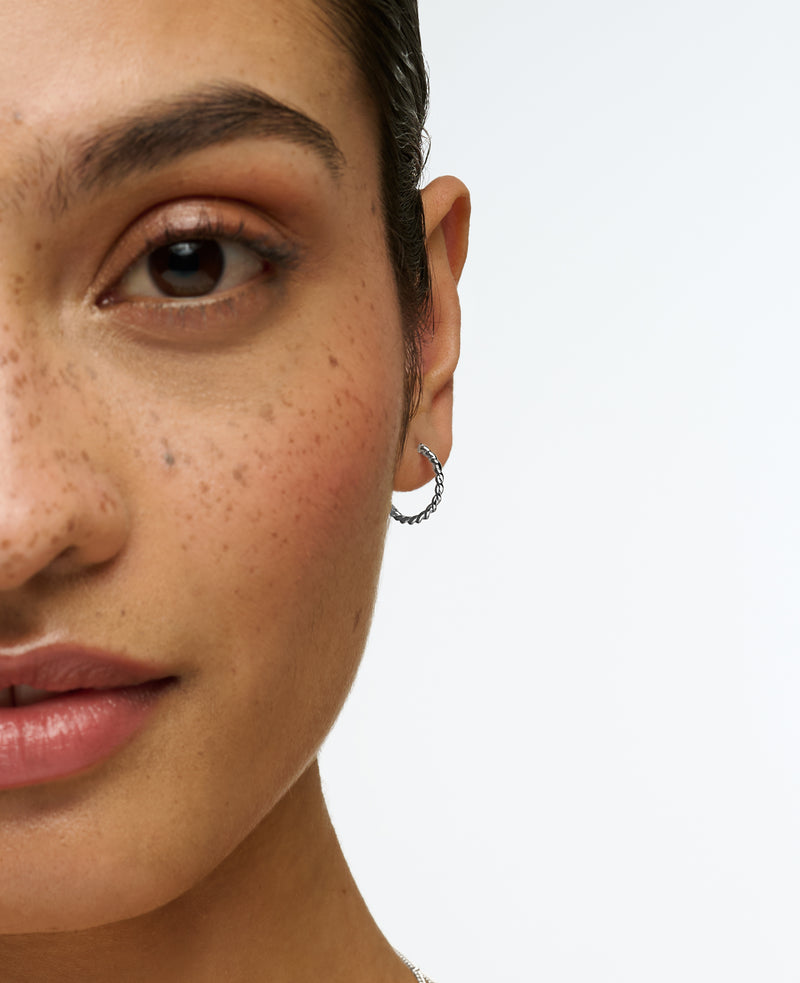 Medium Twist Hoops