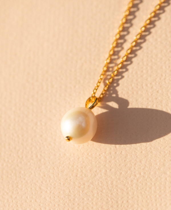Single Large Pearl Necklace