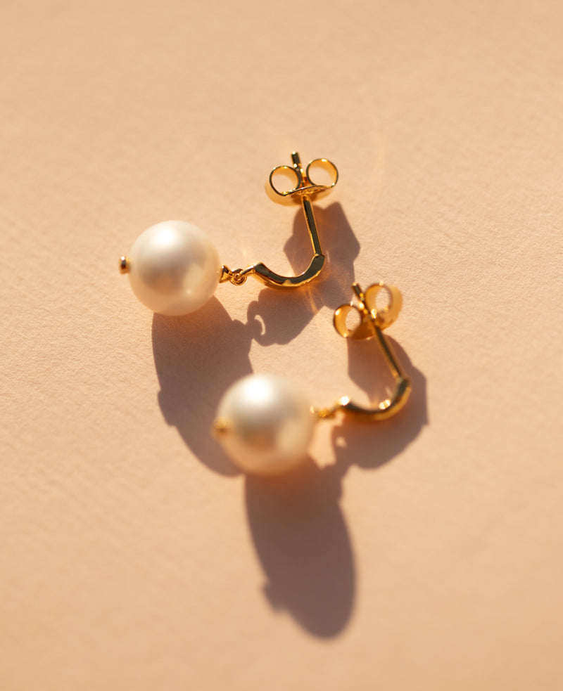 Round Pearl Curved Droplet Earrings