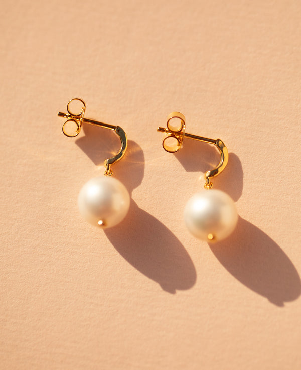 Round Pearl Curved Droplet Earrings