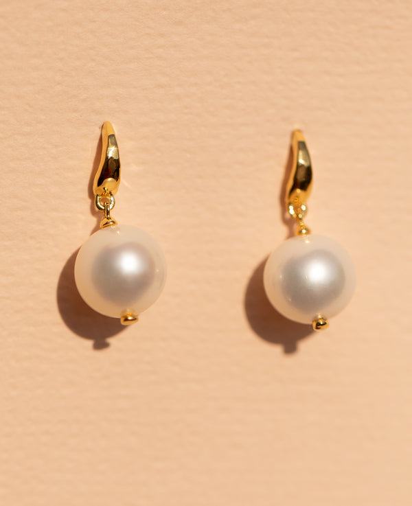 Round Pearl Curved Droplet Earrings
